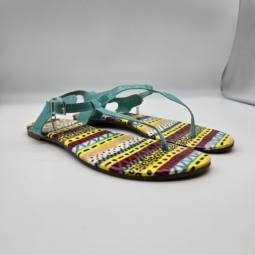 DV8 by Dolce Vita Sandals